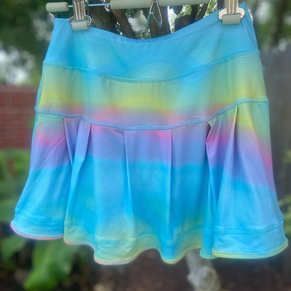 GOTTEX NWT Peach Skin Collection Rainbow Waves Skort Size Small